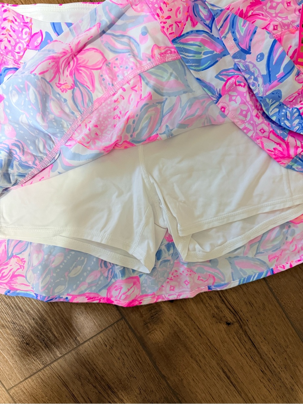 Lilly Pulitzer Pink Floral Skort Luxetic Set for women NWT. - Picture 2 of 6